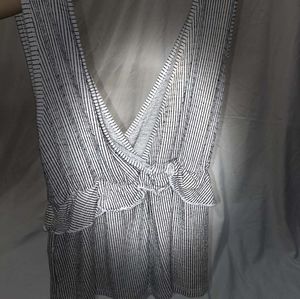 adorable flowy top !